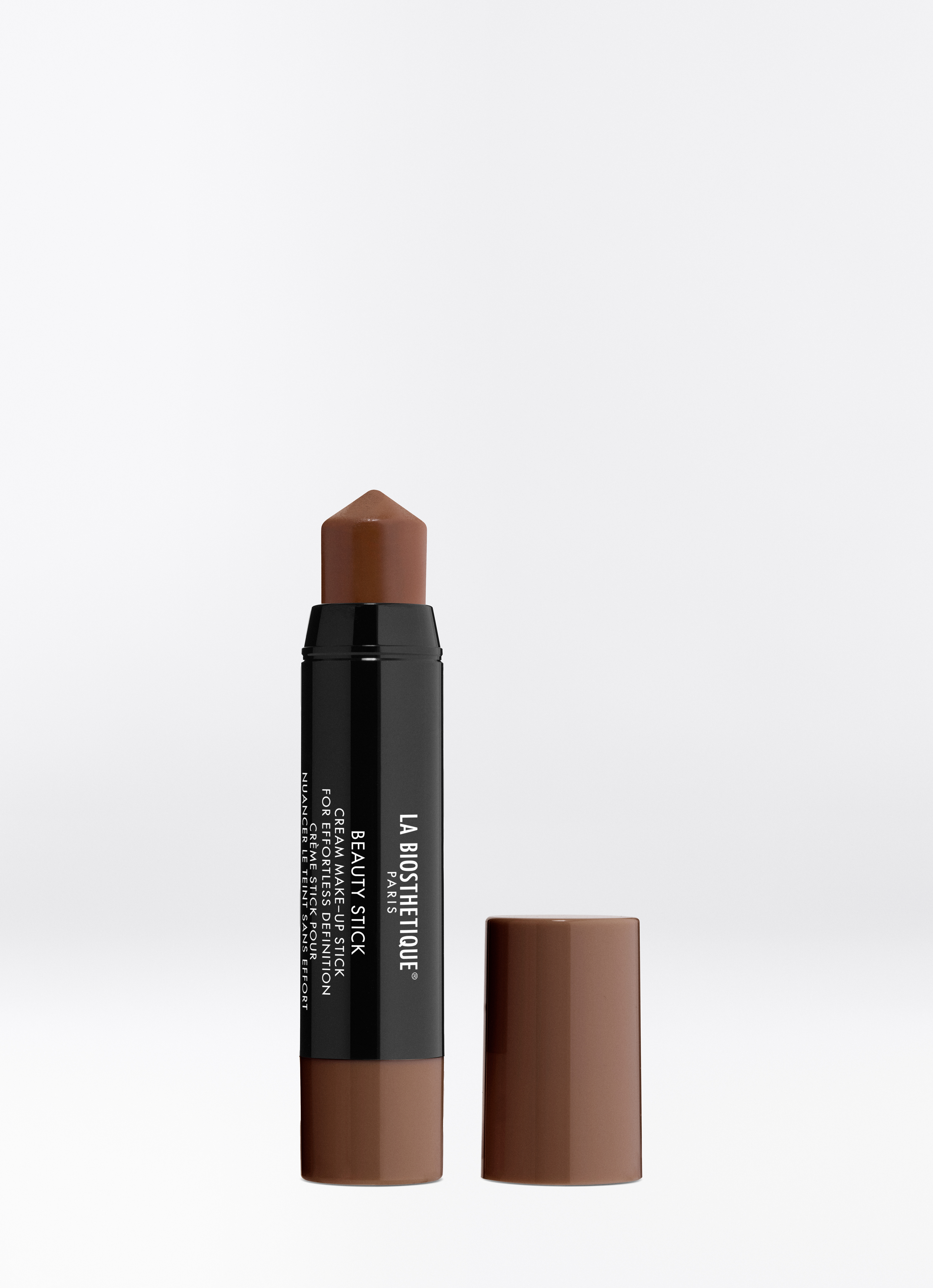 Beauty Stick Contouring auf hellgrauem Hintergrund. 