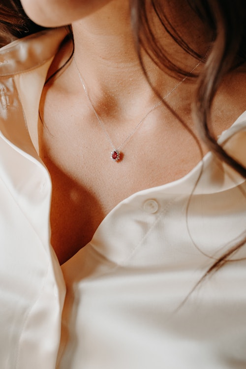 Collier LIVE DIAMOND est en Or 375/1000 Blanc et Rubis
