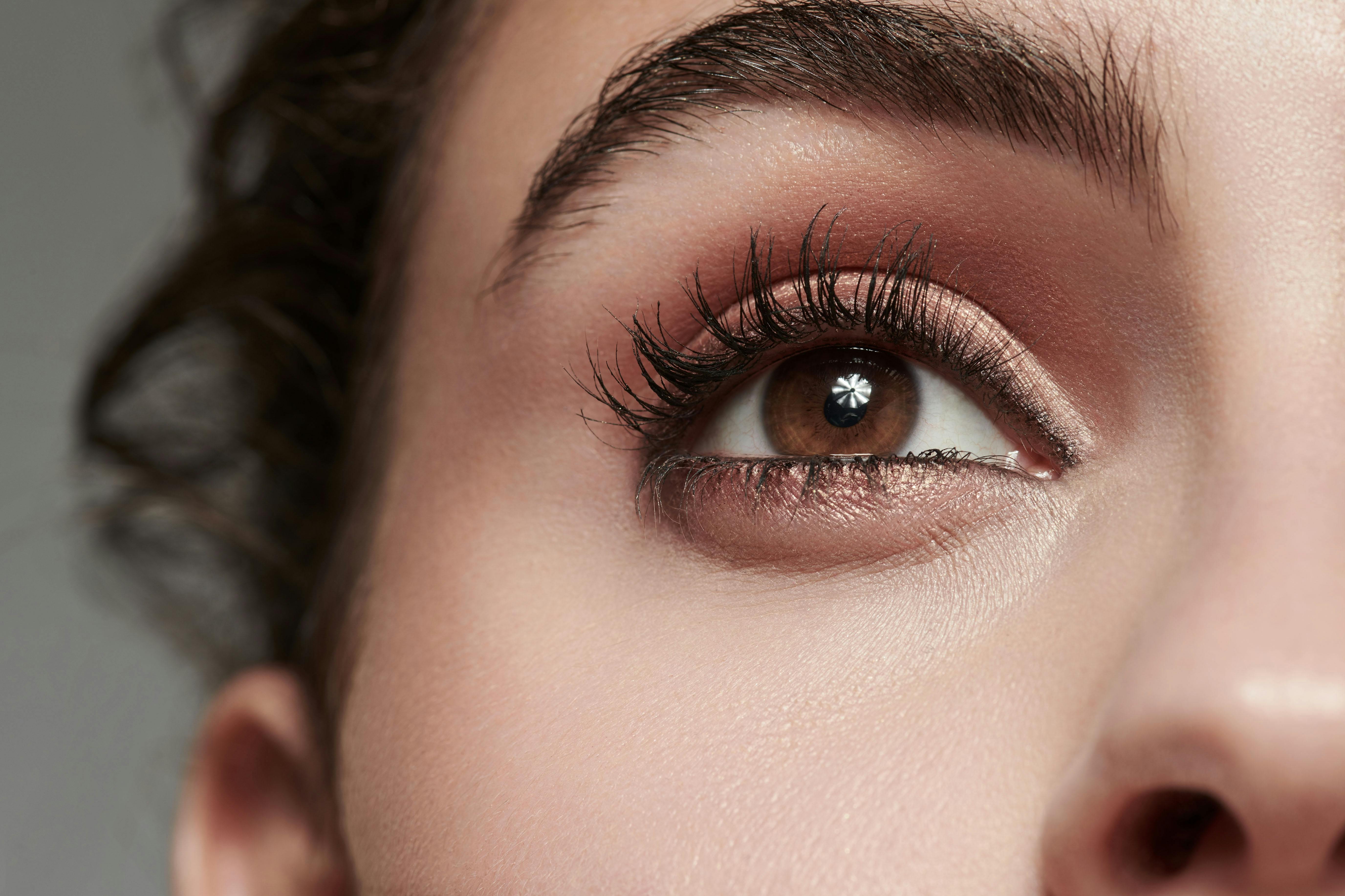 Tutorial: Braune Augen richtig schminken  DOUGLAS