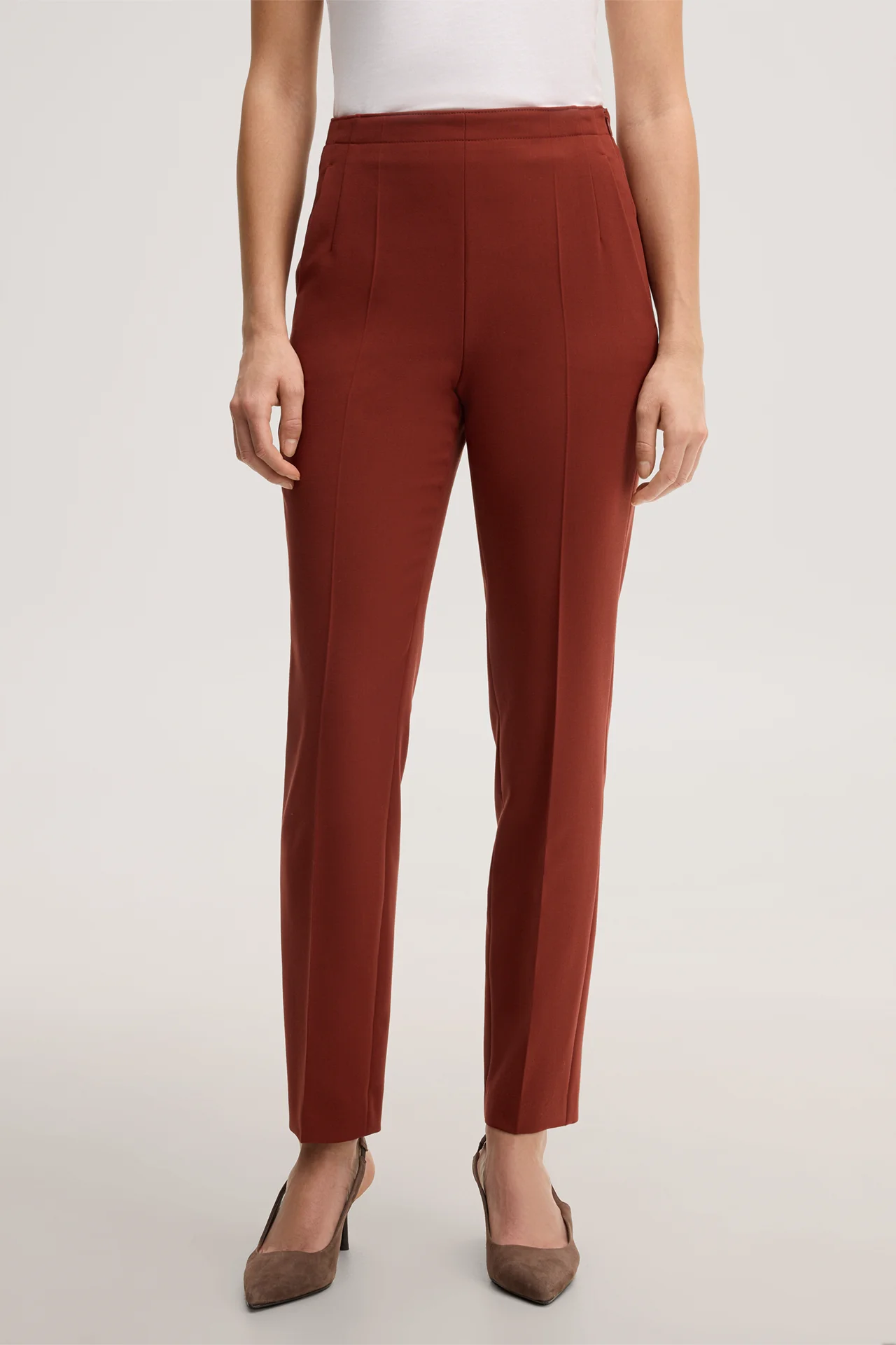 Pantalon de costume en crêpe rouge foncé