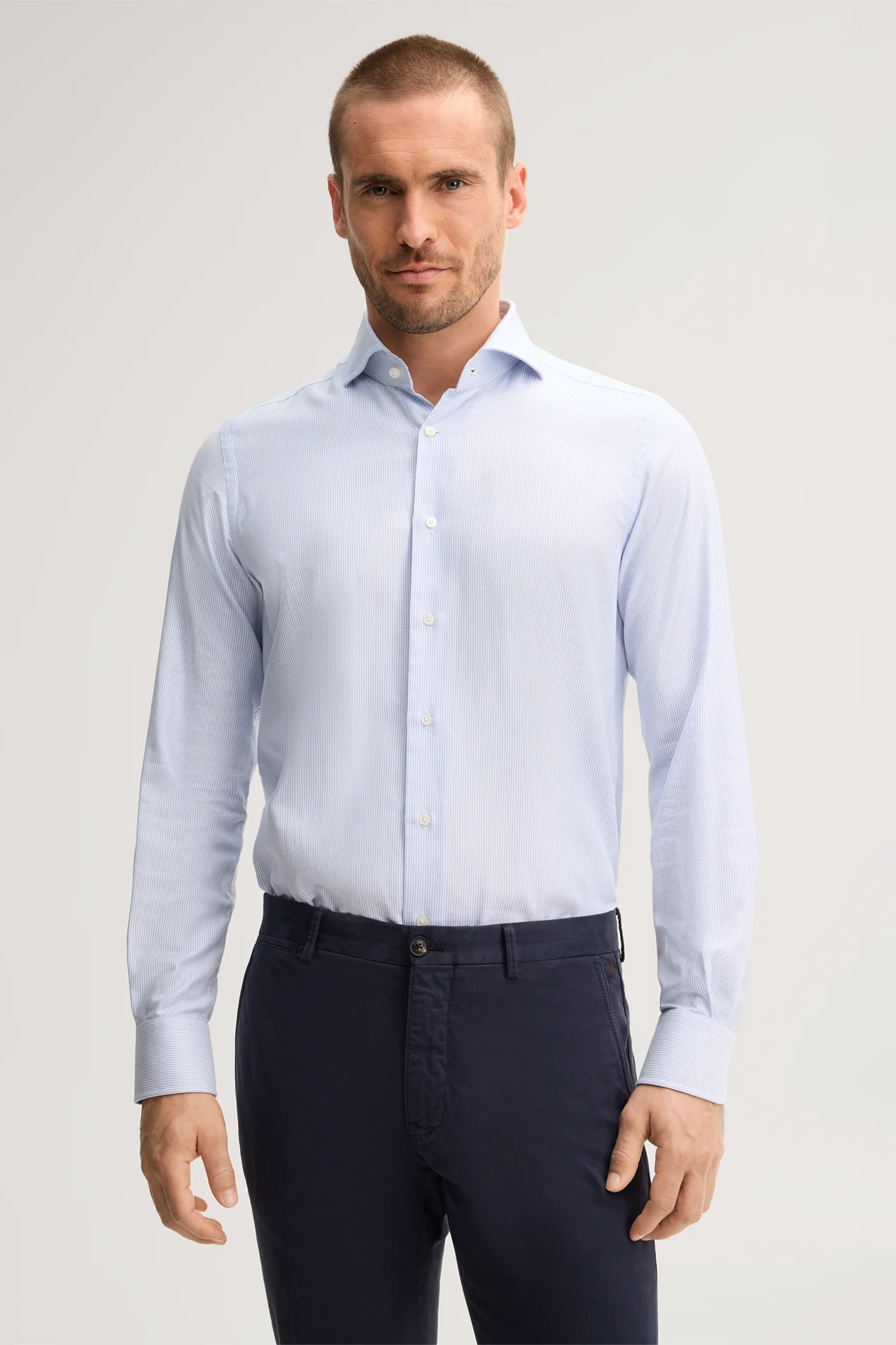 Chemise en coton, en bleu clair et blanc chiné
