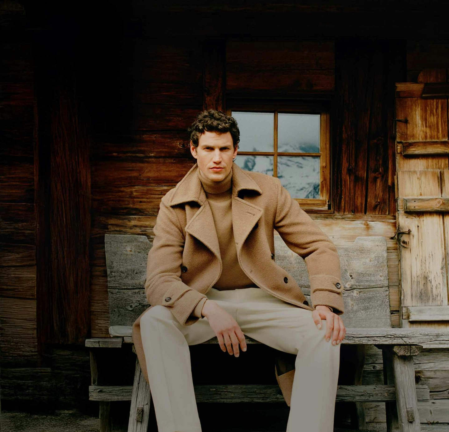 windsor men coat in brown with pants in white