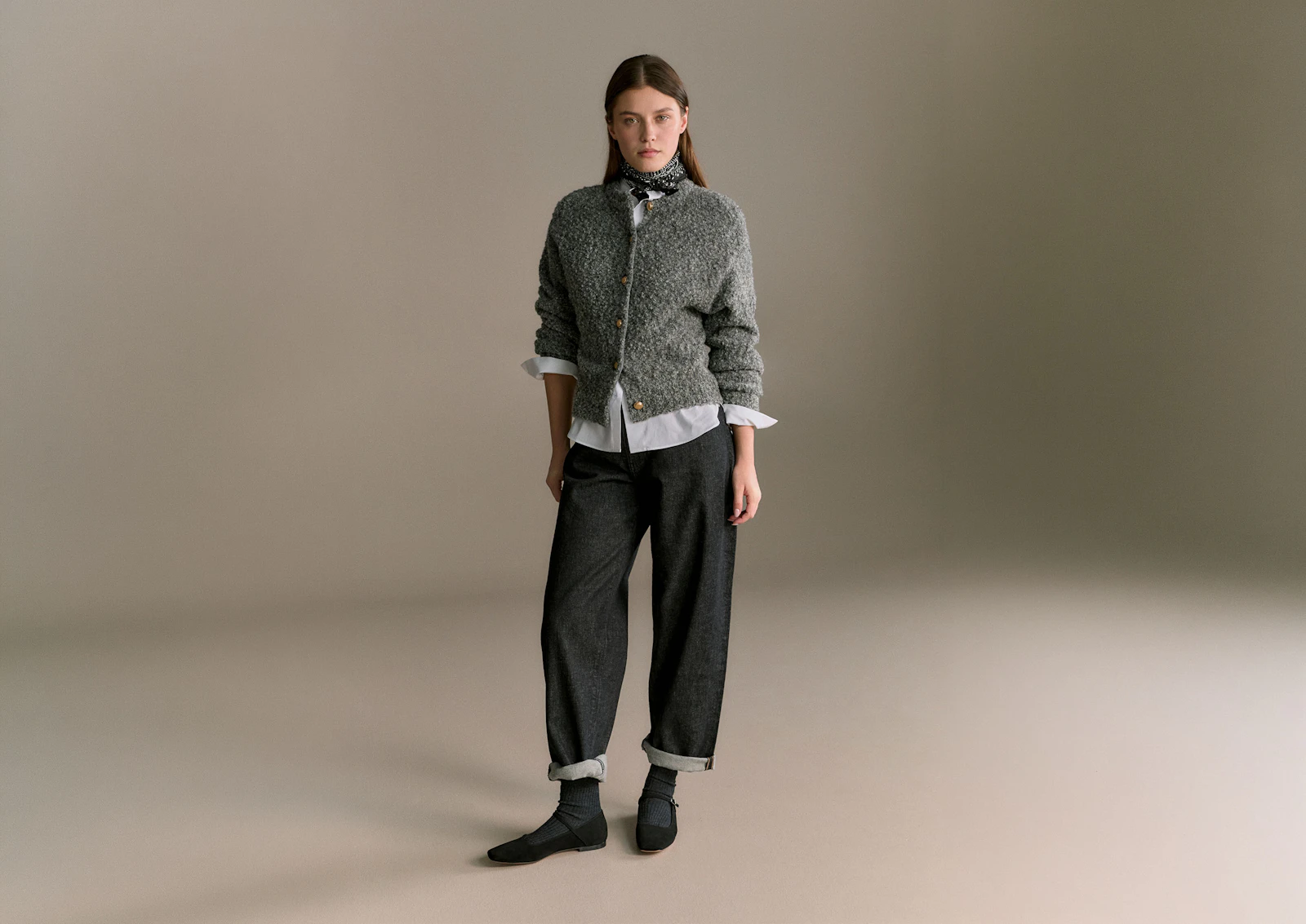 Windsor women grey jacket with dark blue jeans and light blue shirt