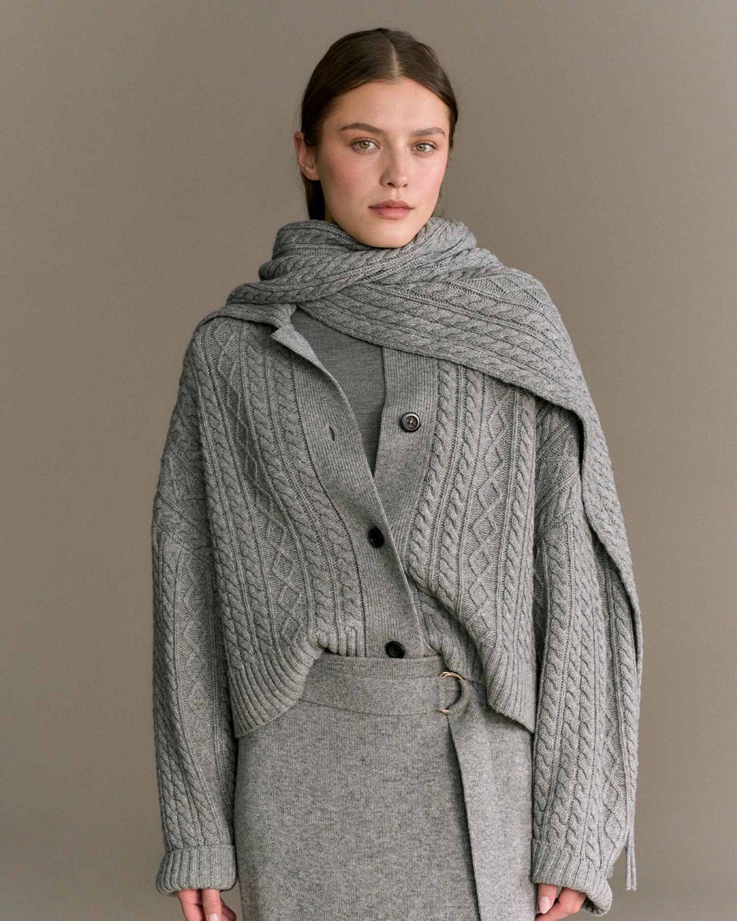 Windsor women cardigan with matching scarf in grey