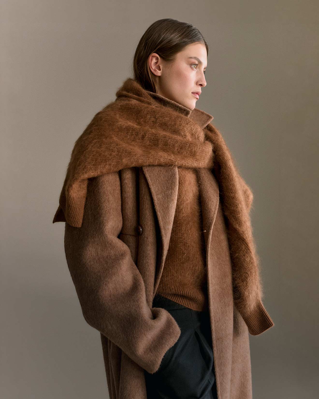Windsor women's coat in brown with various brushed cashmere items