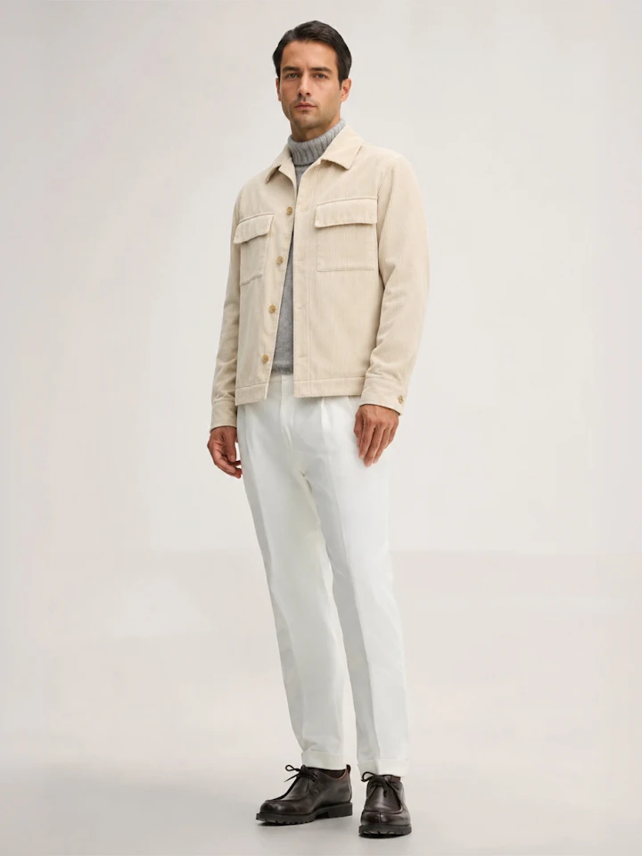 windsor herren overshirt in cord ecru mit strick in grau und hose in weiss
