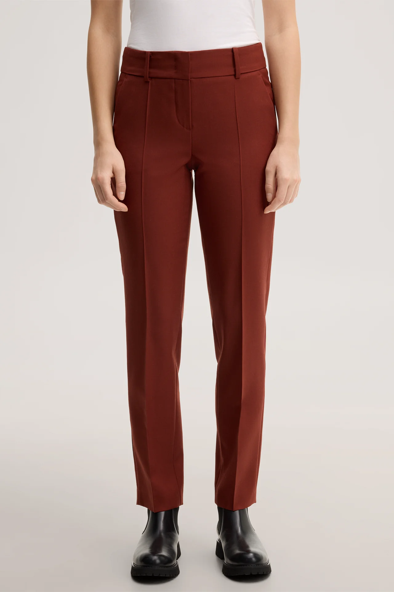 Schurwoll-Twill-Bundfalten-Hose in Dunkelrot
