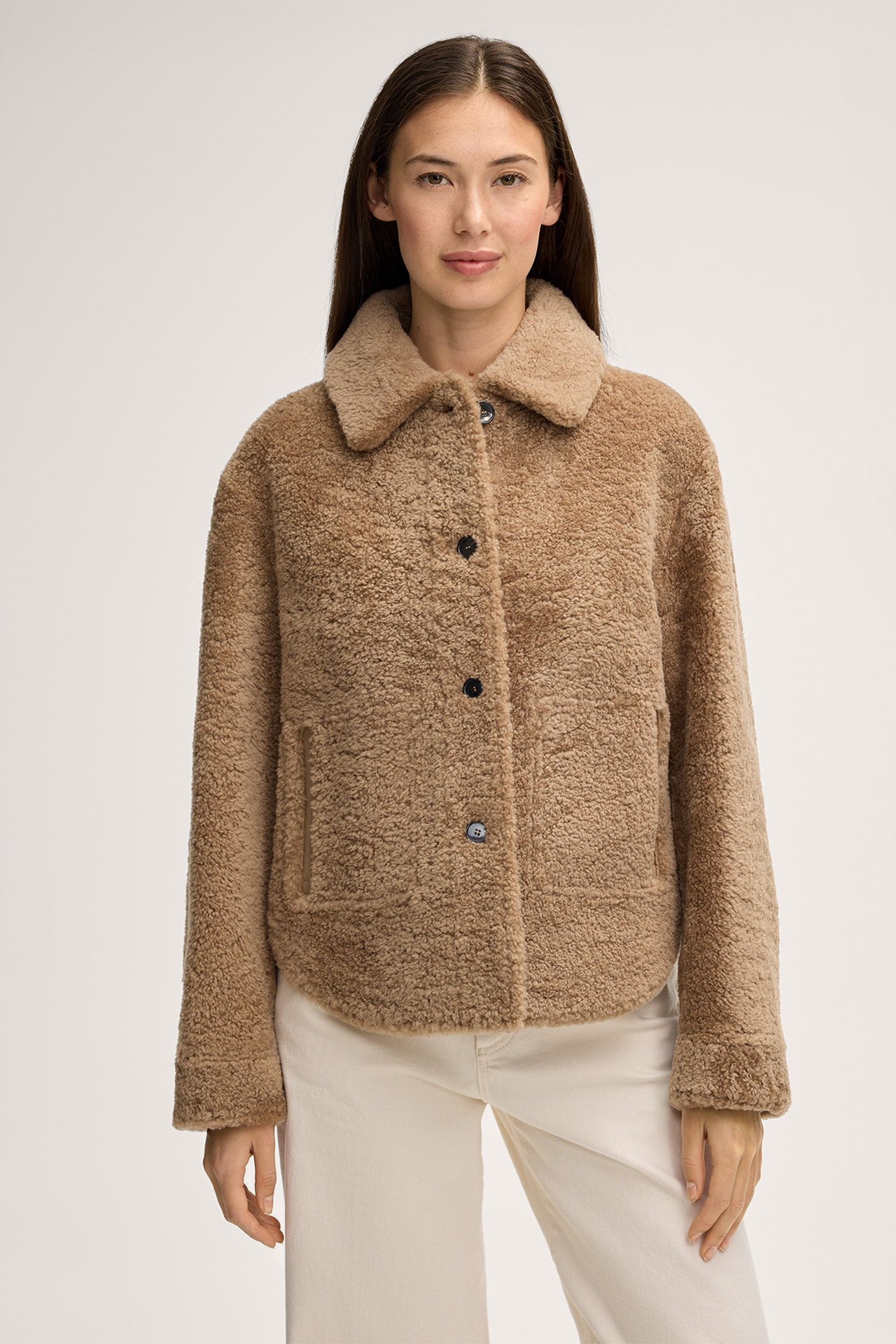 Lammfell-Kurzjacke mit Umlegekragen in Braun