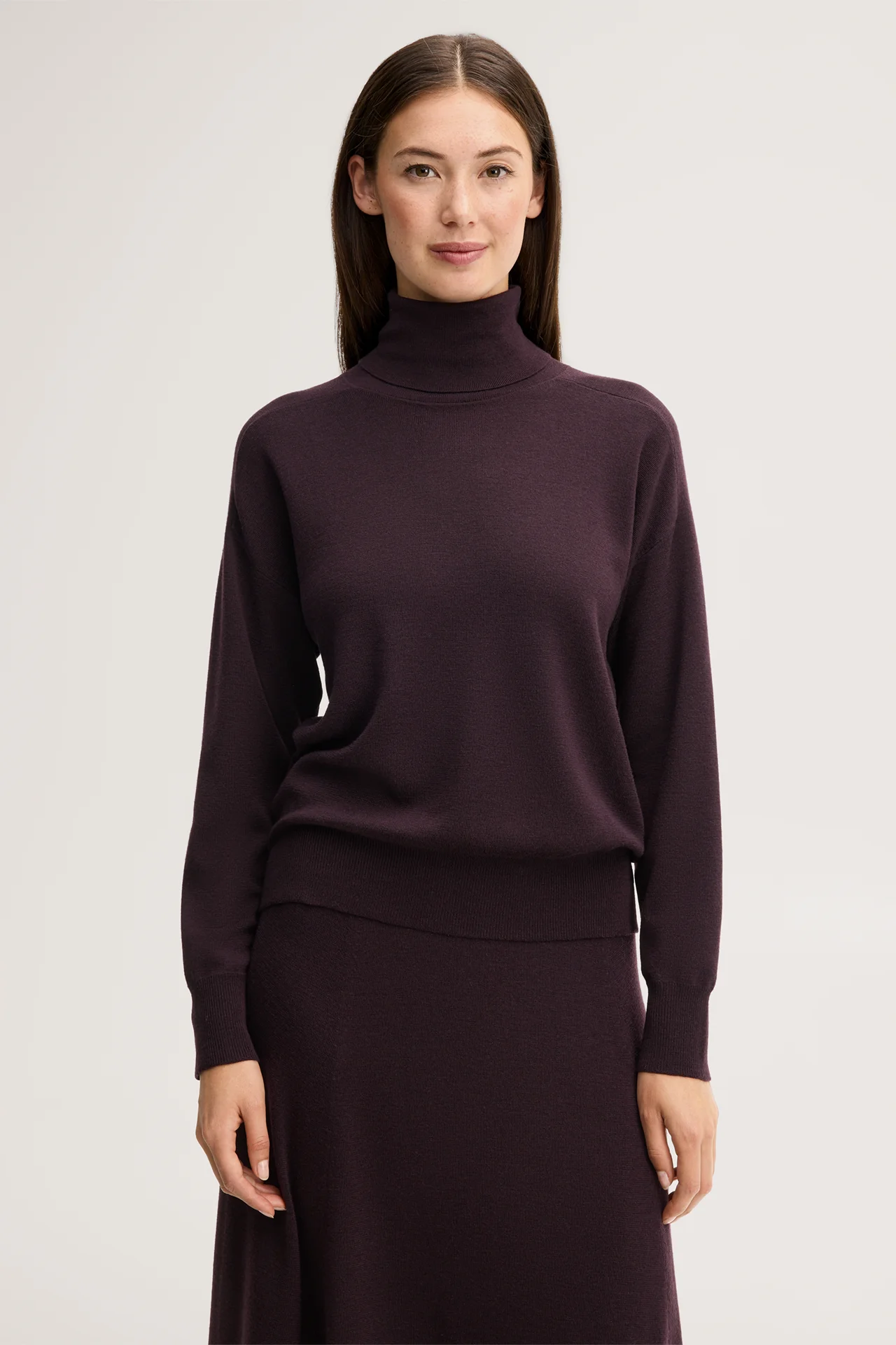 Pull à col roulé en maille mérinos, rouge foncé