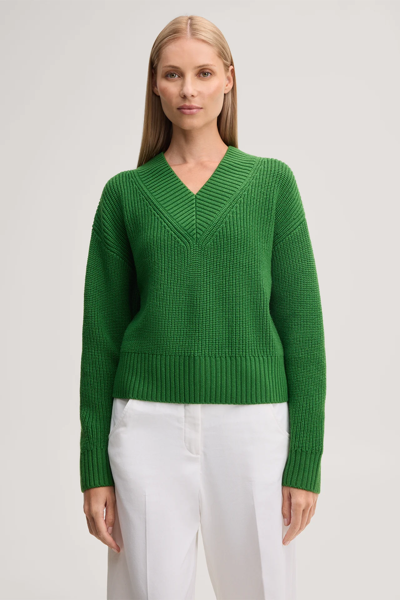 Merino-Strick-Pullover mit V-Ausschnitt in Grün