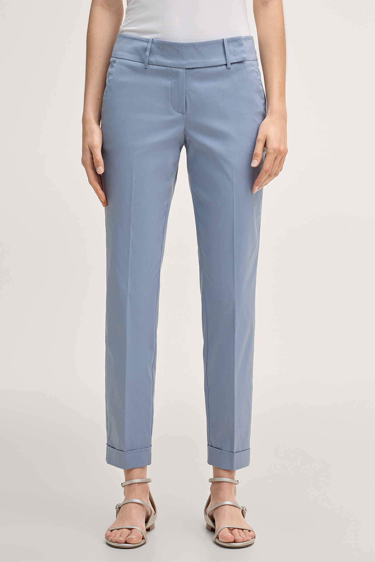 Baumwollstretch-Anzughose mit Umschlag in Hellblau