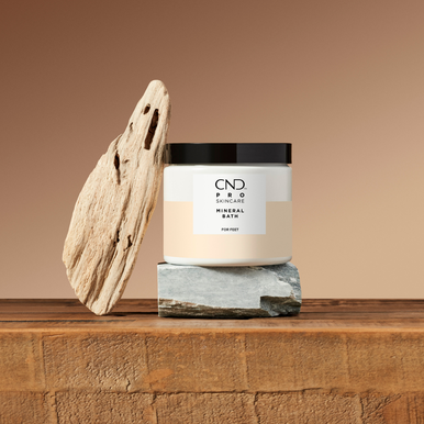 CND Pro Skincare Mineral Bath (Feet) 18oz/532ml