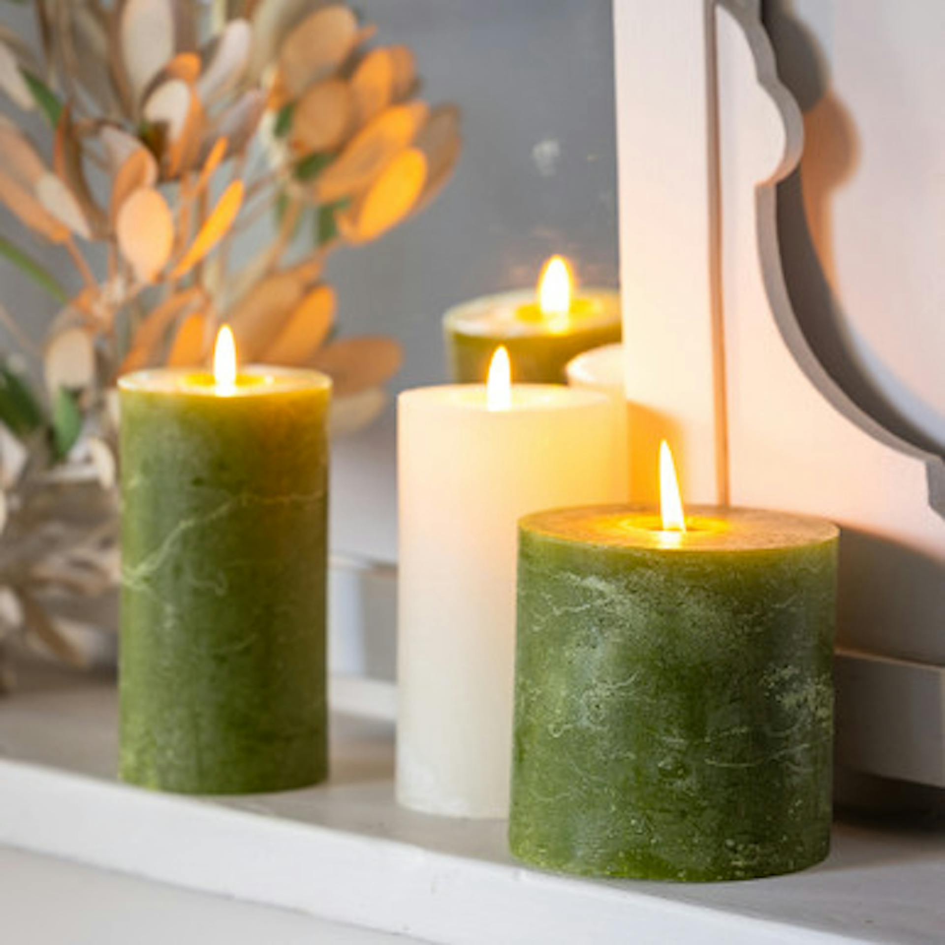 Swanlake & Snow Christmas Pillar Candle Set