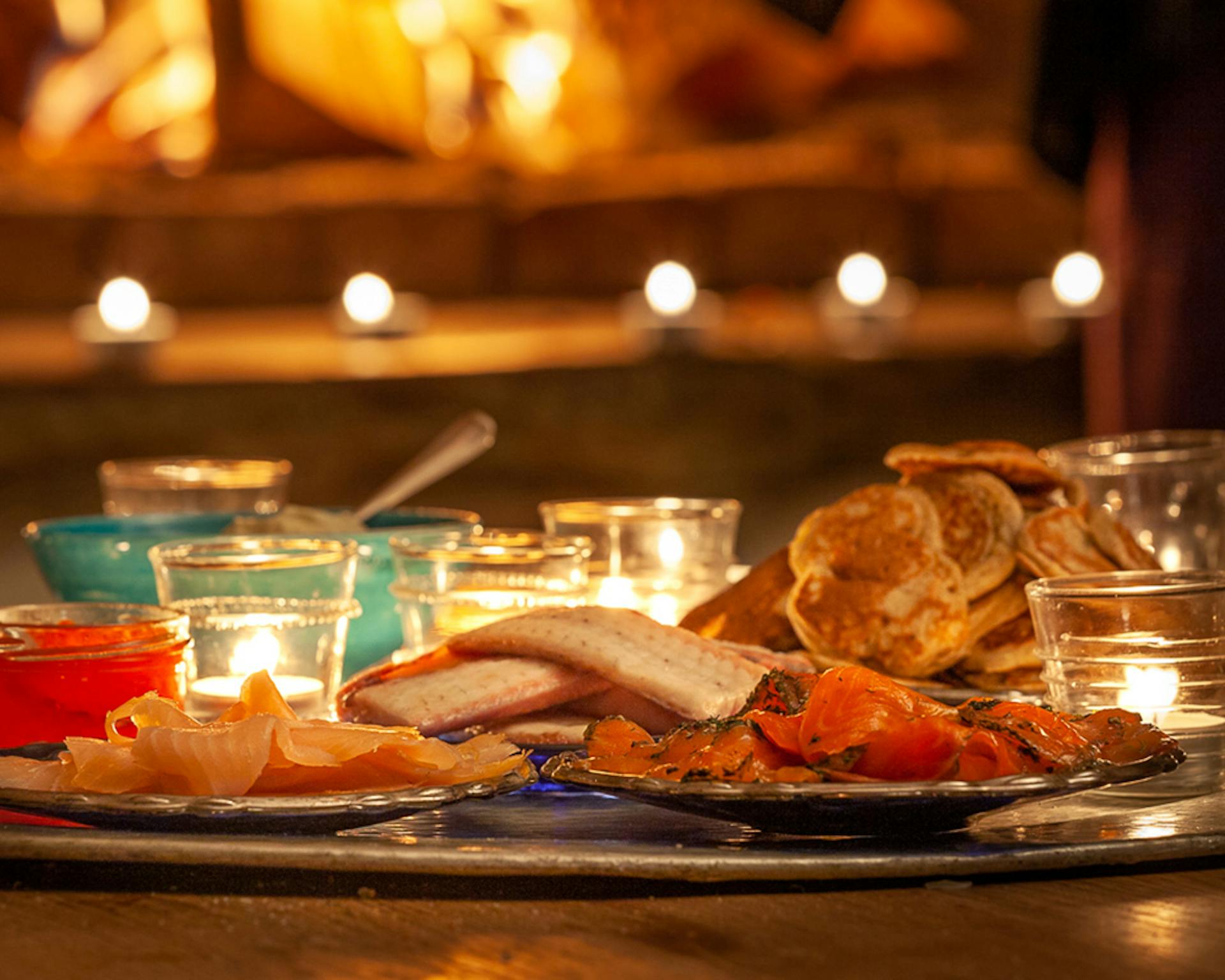mini blinis with smoked salmon or roe