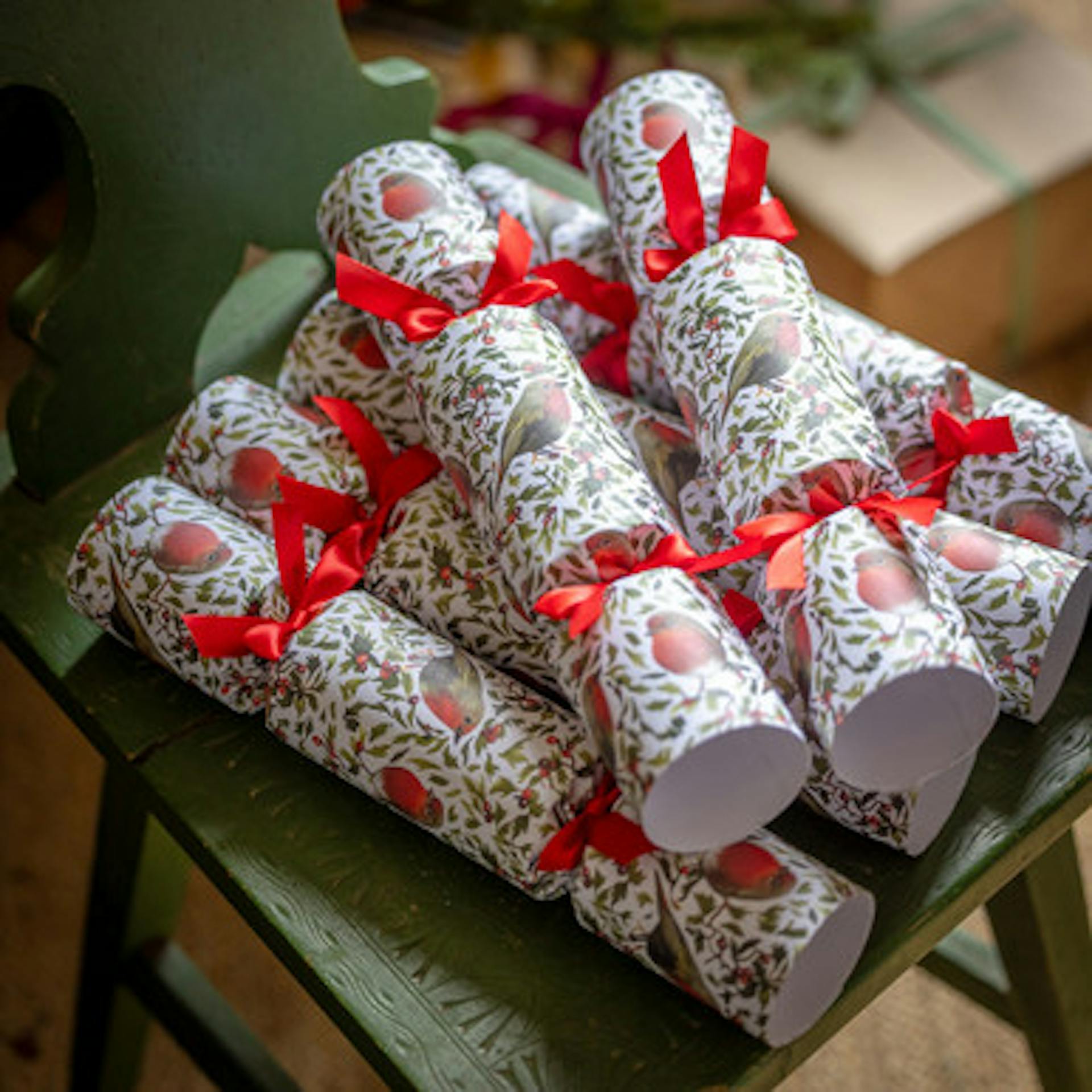 Cheery Robin Christmas Crackers