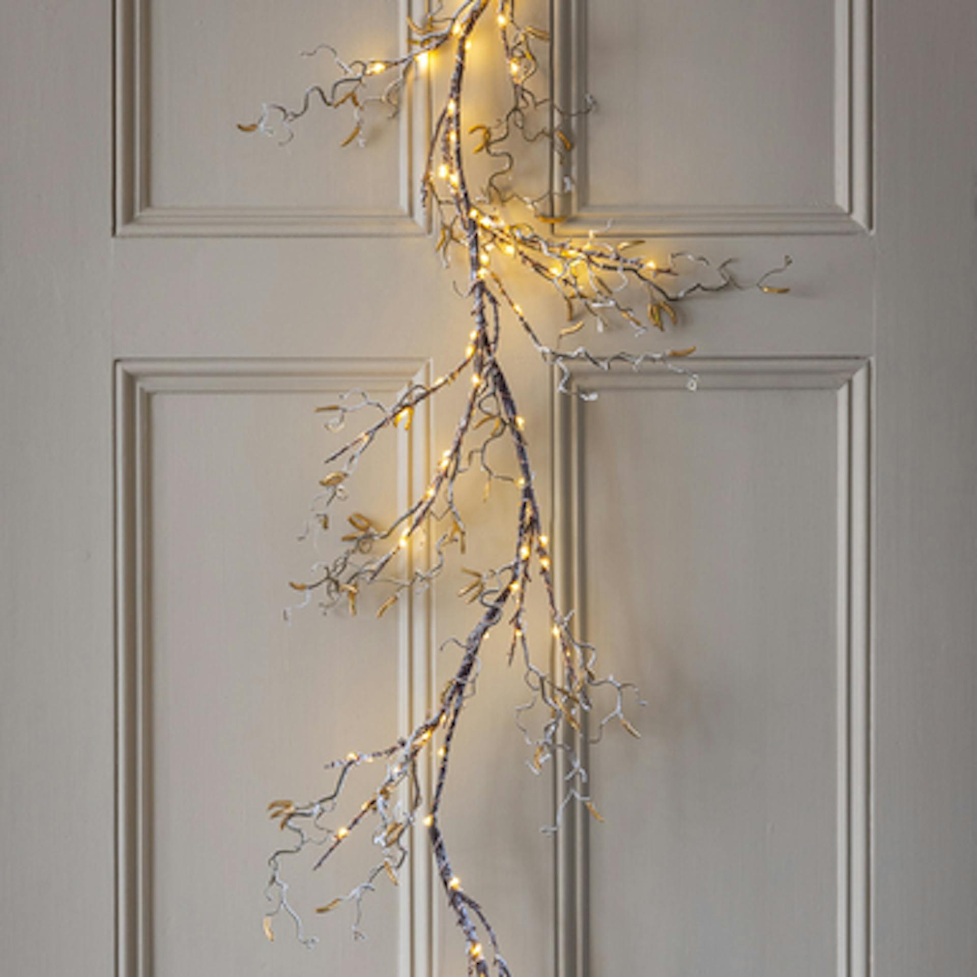 LED Lit Hazel Garland