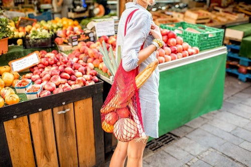Vi har undersökt varför så många har gått över till en vegansk livsstil och hur du kan göra samma sak.