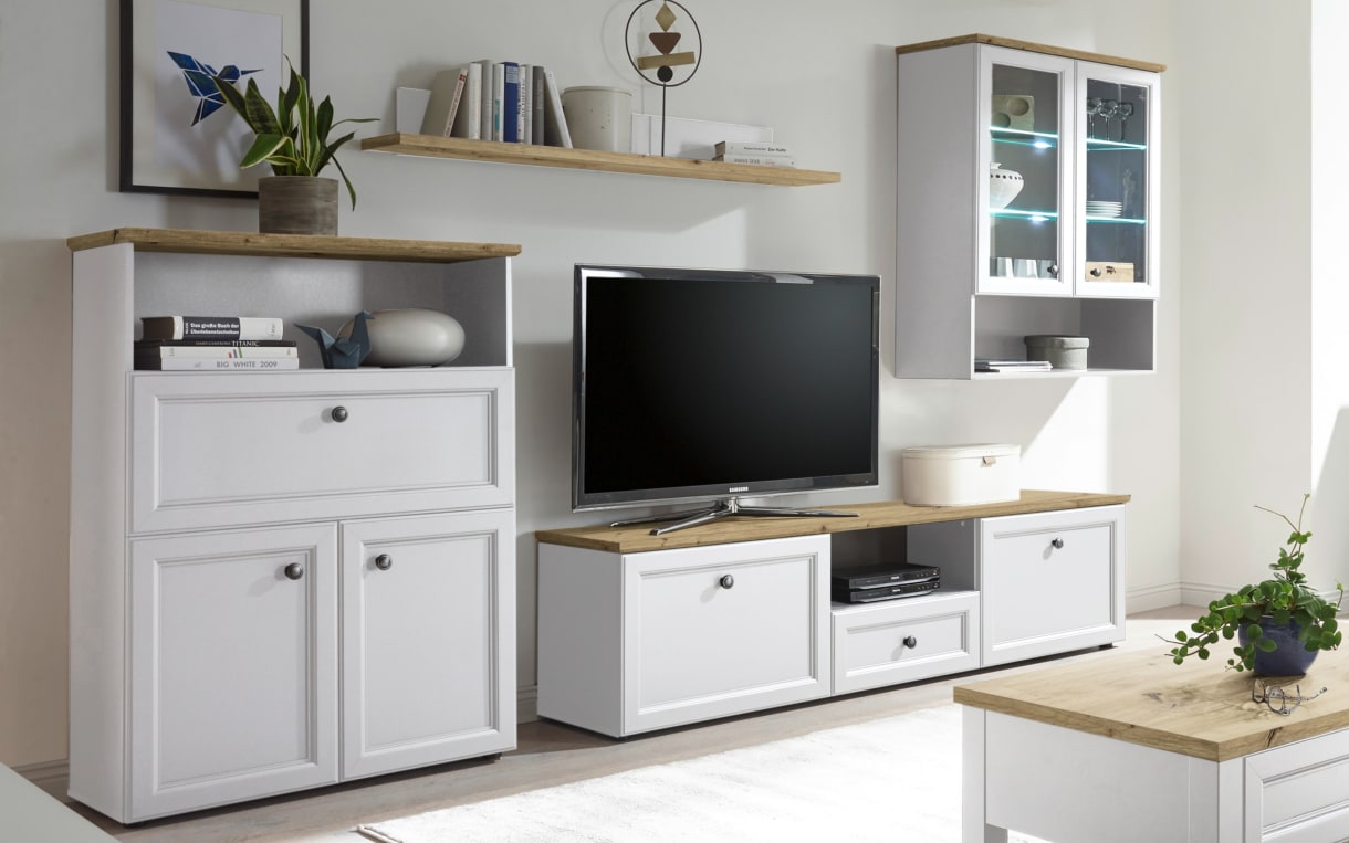 Anbauwand Toskana in weiß, mit LED-Beleuchtung