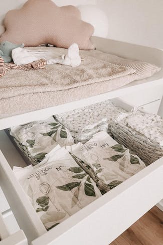Wickelkommode Babyzimmer Mädchen