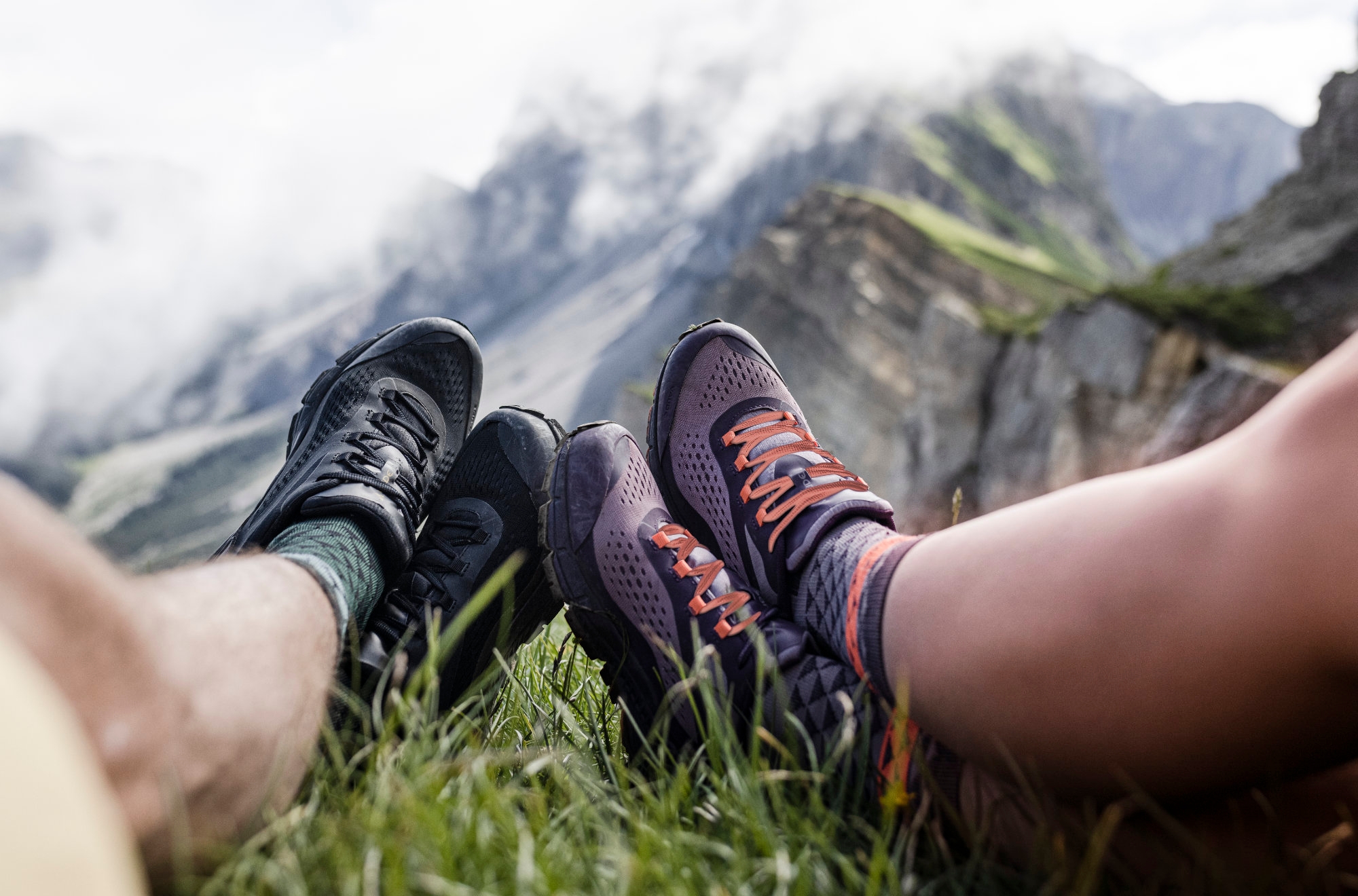 Scarpe trekking donna: quali caratteristiche devono avere e come