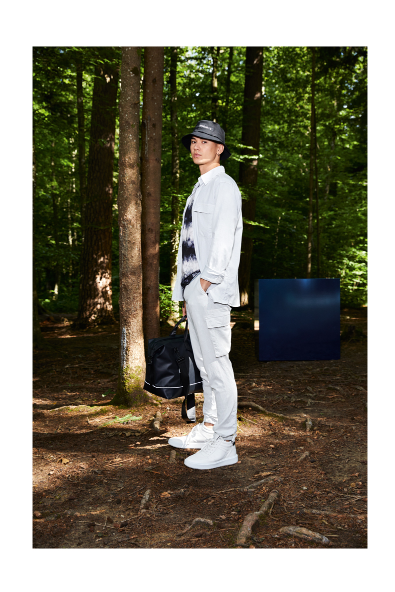 Alle Looks von Strellson jetzt im Online Shop entdecken.