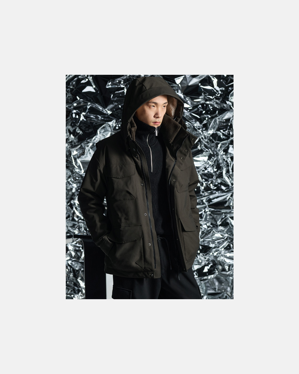 Strellson Mann mit olivefarbener Jacke für Outerwear