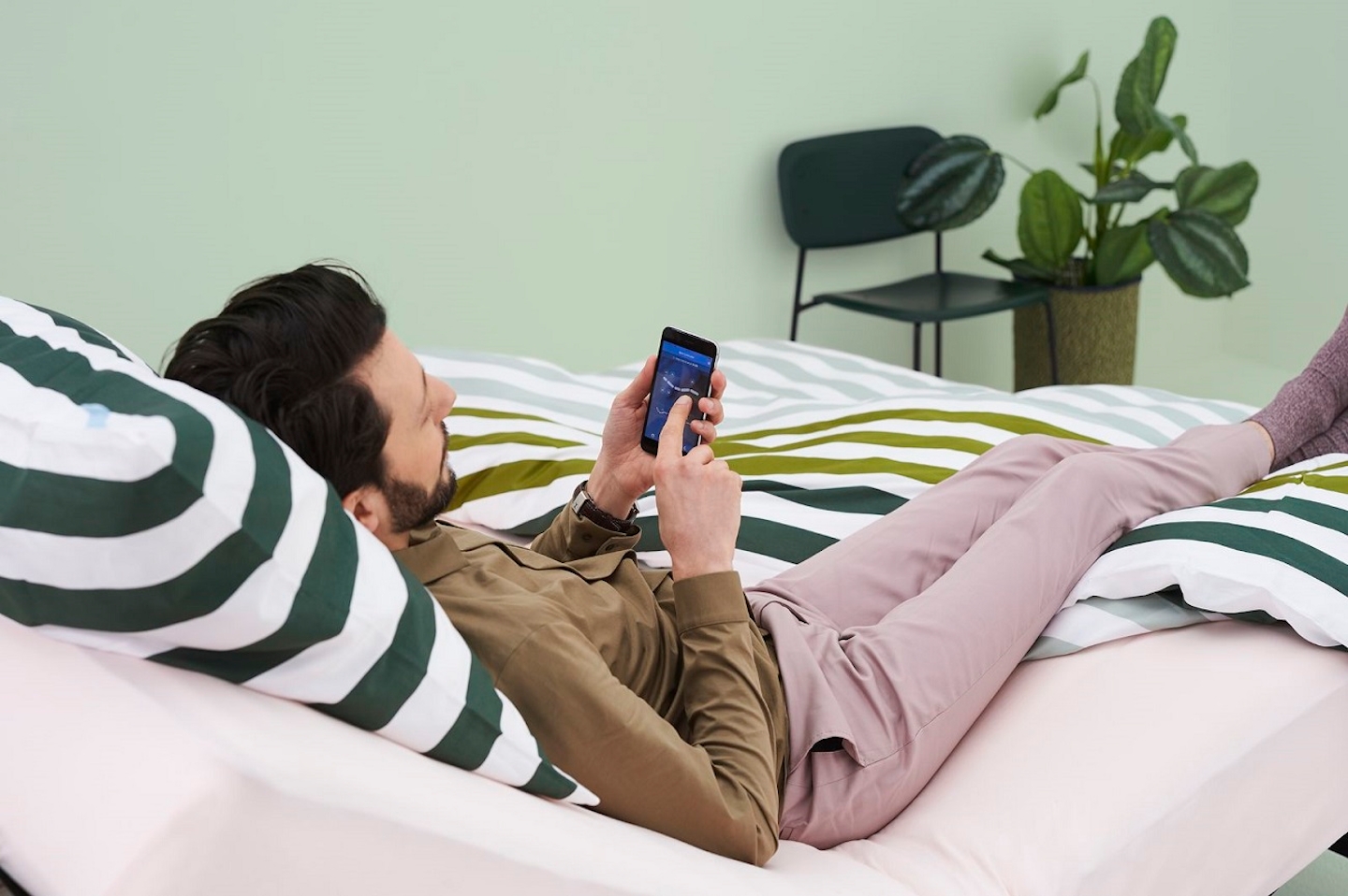 Bedienung von Auping Original Boxspringbett mit Handy