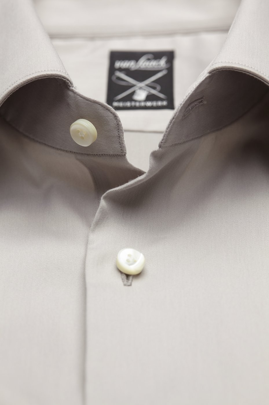 Pflege Guide Hemdkragen Reinigen