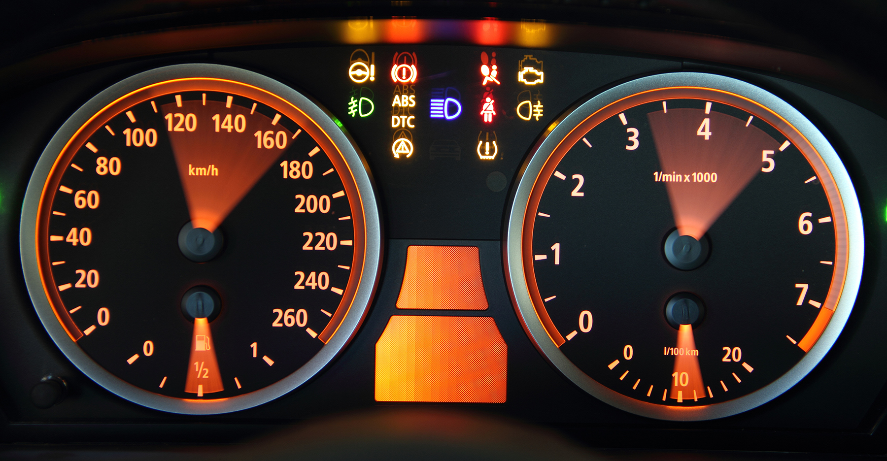 Was bedeuten die Kontrolleuchten im Auto? Warnleuchten erklärt