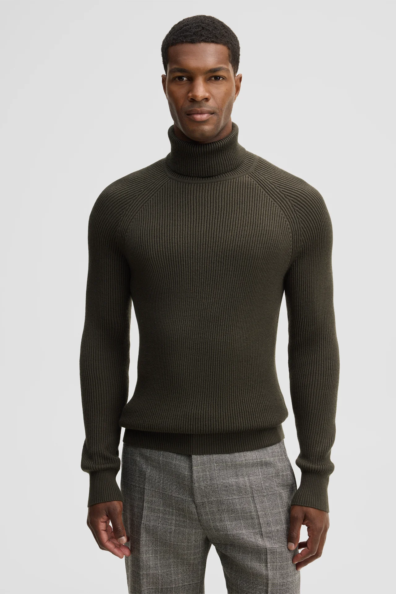 Rollkragen-Pullover aus Wollmix, oliv