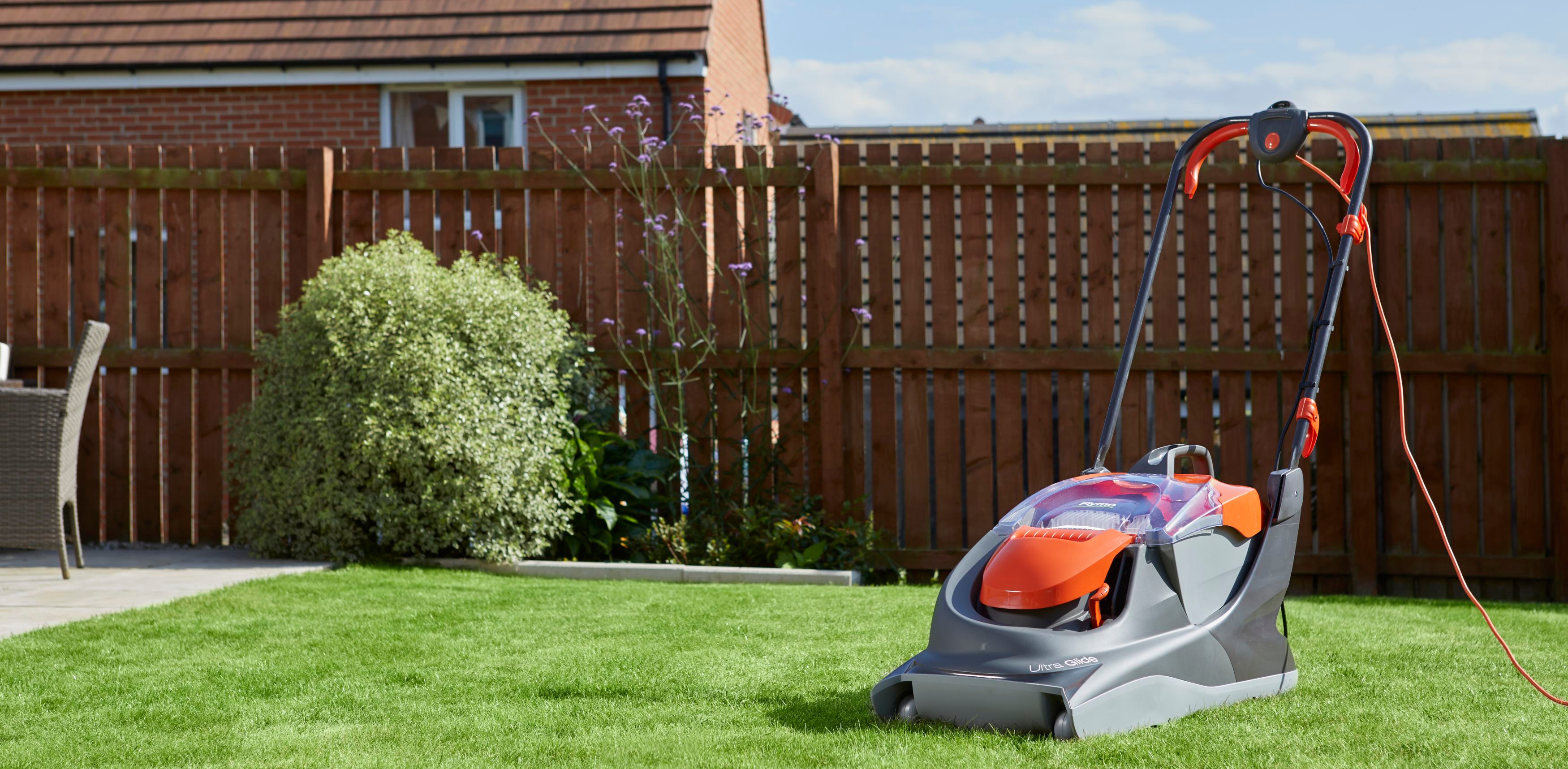 Flymo EasiGlide Plus 330V Lawn Mower Review Gardeningetc ...