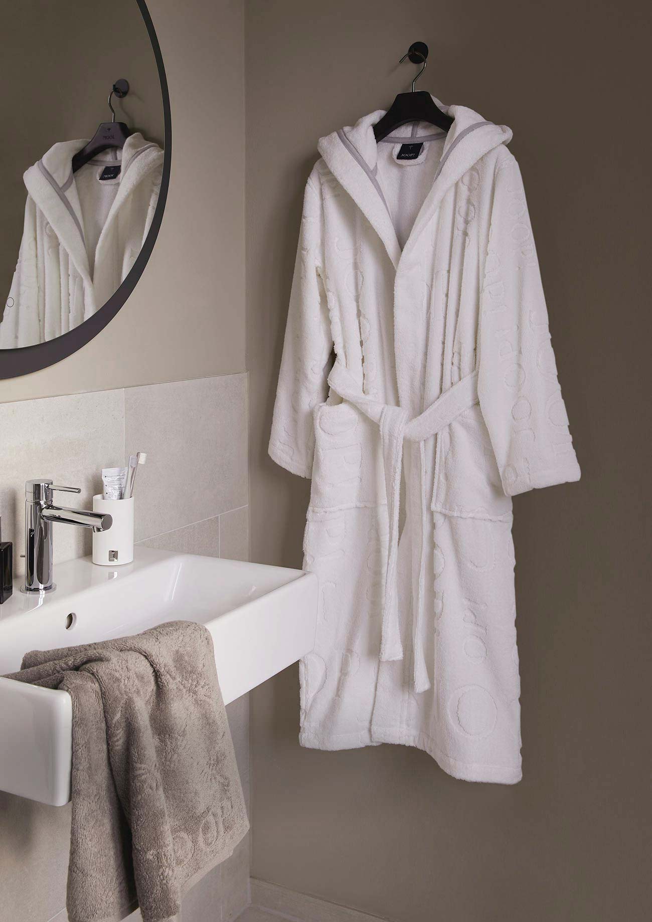 joop-living-bathrobe-with-texture-in-white