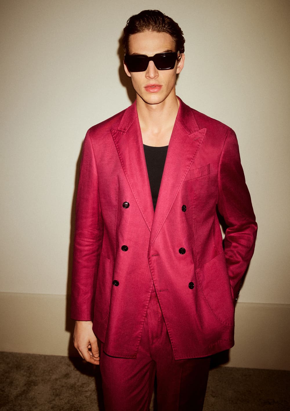 joop men's suit in velvet look in red consisting of red double-breasted blazer and trousers