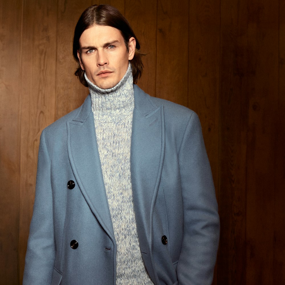 JOOP! Man in blue wool coat with knitted turtleneck