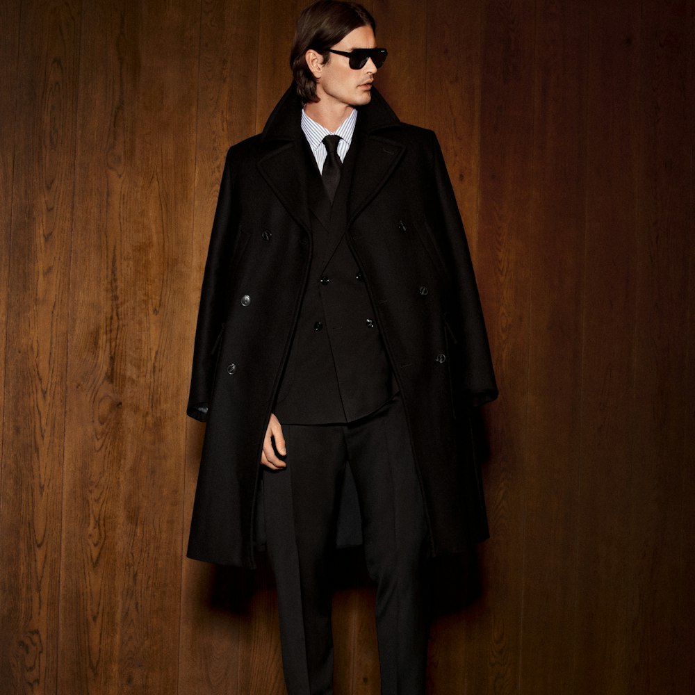 JOOP! Man in black double-breasted wool coat