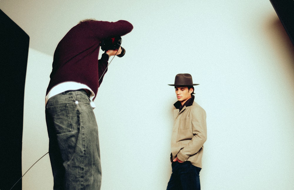 JOOP! Crew photographing model, making-of photoshoot (Men)