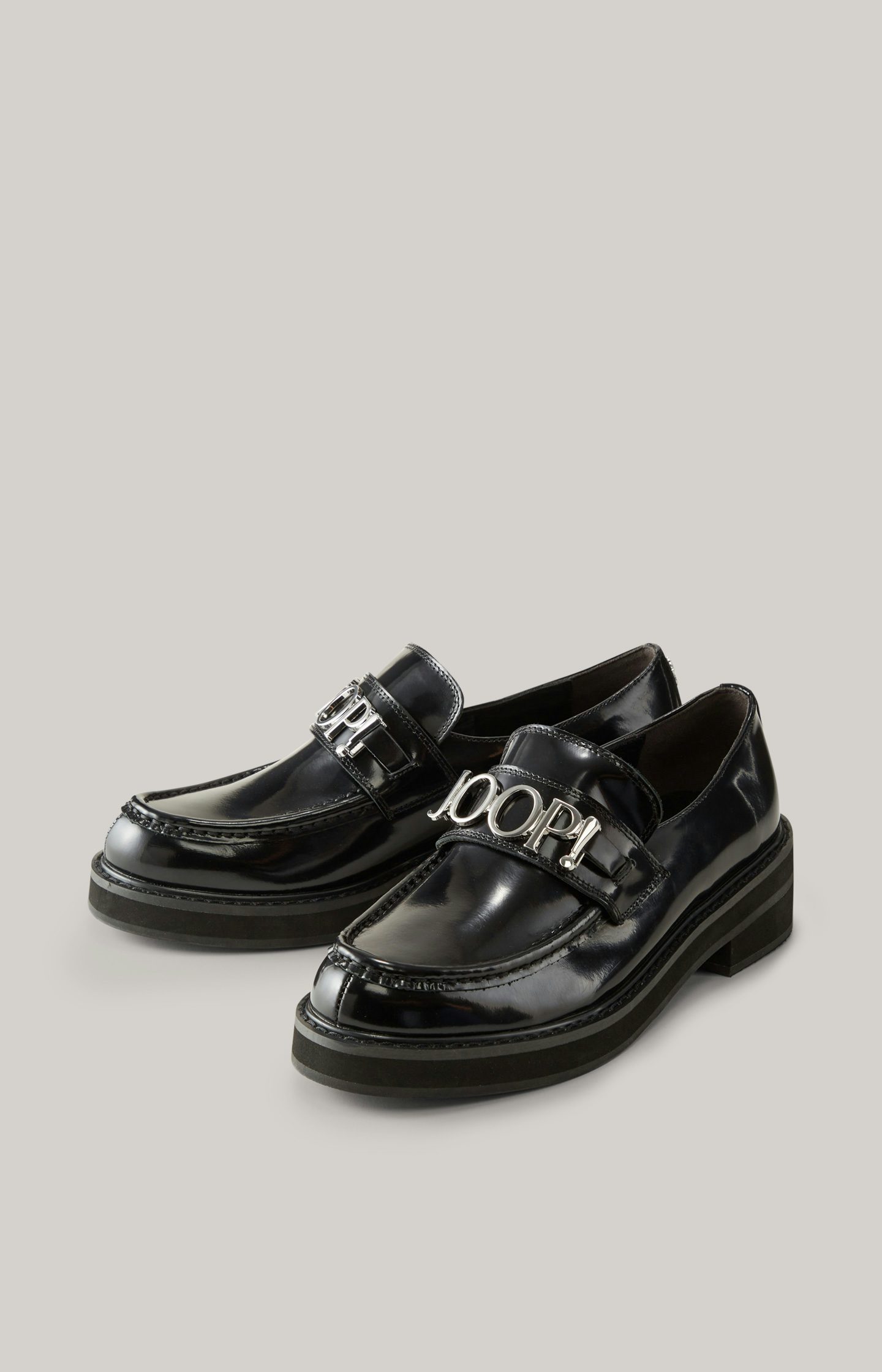 Lackleder-Loafer Lettera Camy in Schwarz