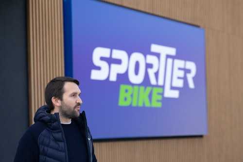 Jakob Oberrauch all'inaugurazione di SPORTLER Bike Store