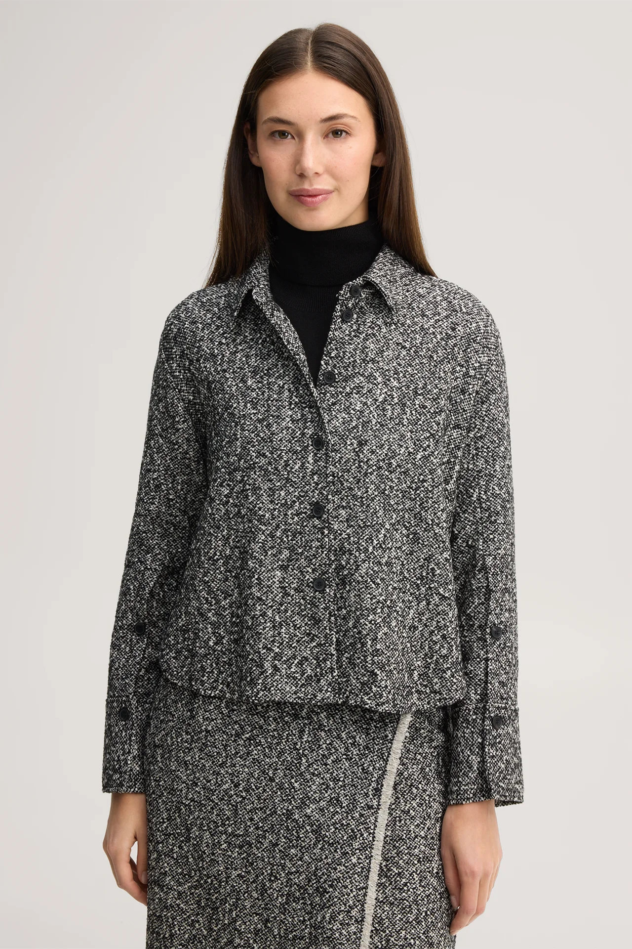Schurwoll-Tweed-Hemdbluse in Schwarz/Weiß