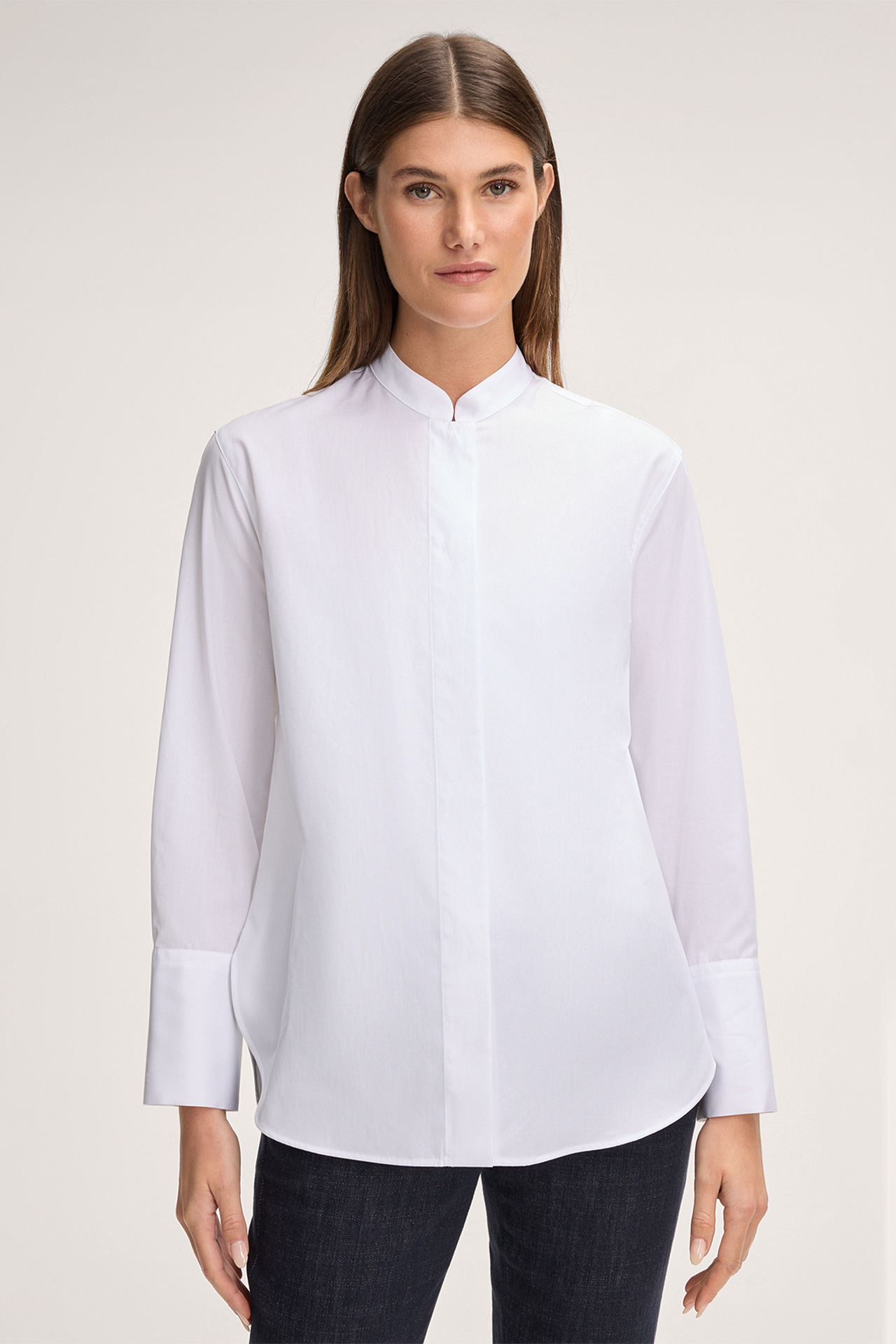 Popeline-Baumwoll-Hemdbluse mit Stehkragen in Weiss