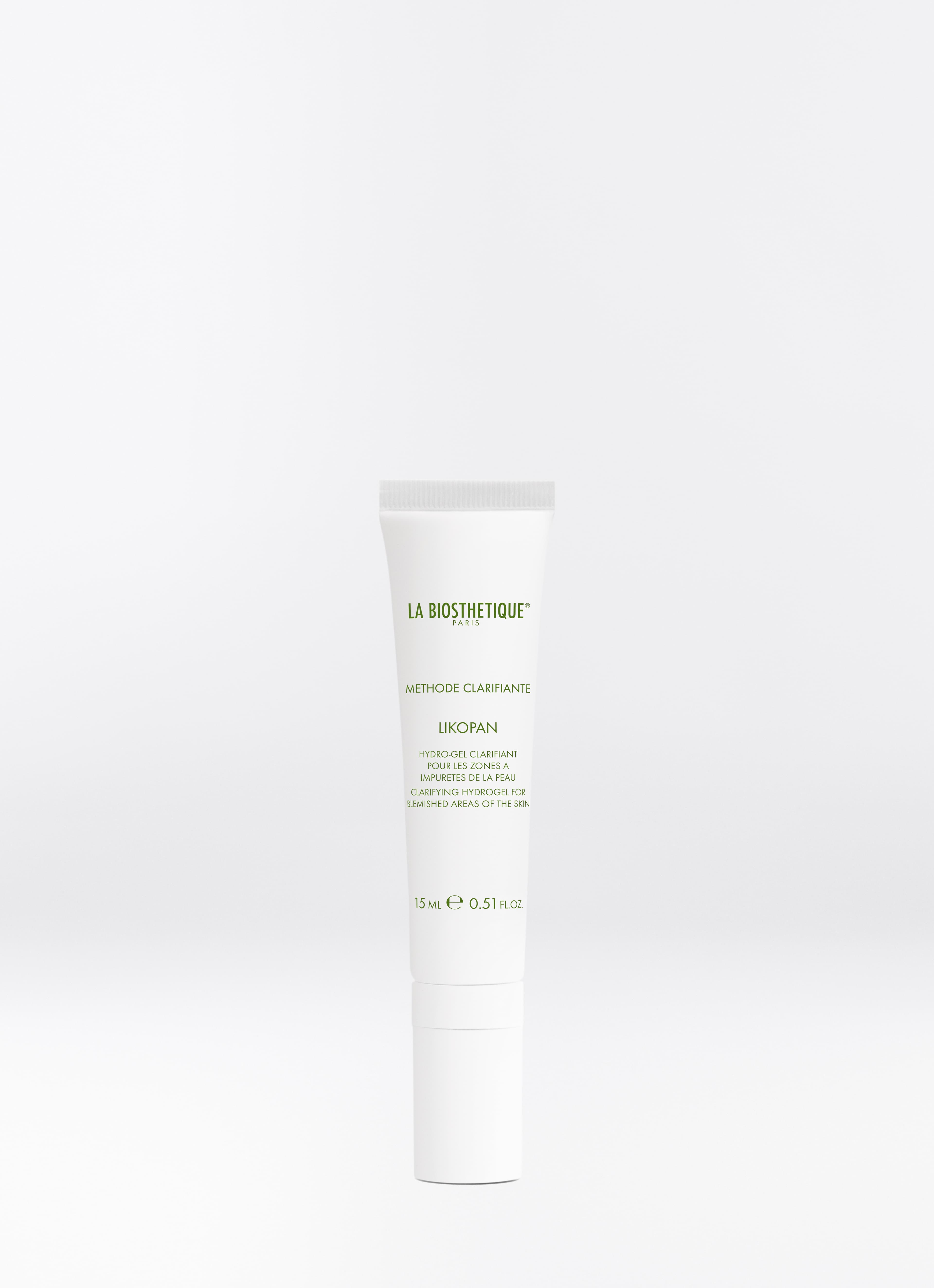 The picture shows a narrow, white 15 ml tube of the La Biosthétique product “Lindon” from the Méthode Clarifiante with fine lettering on a light background.