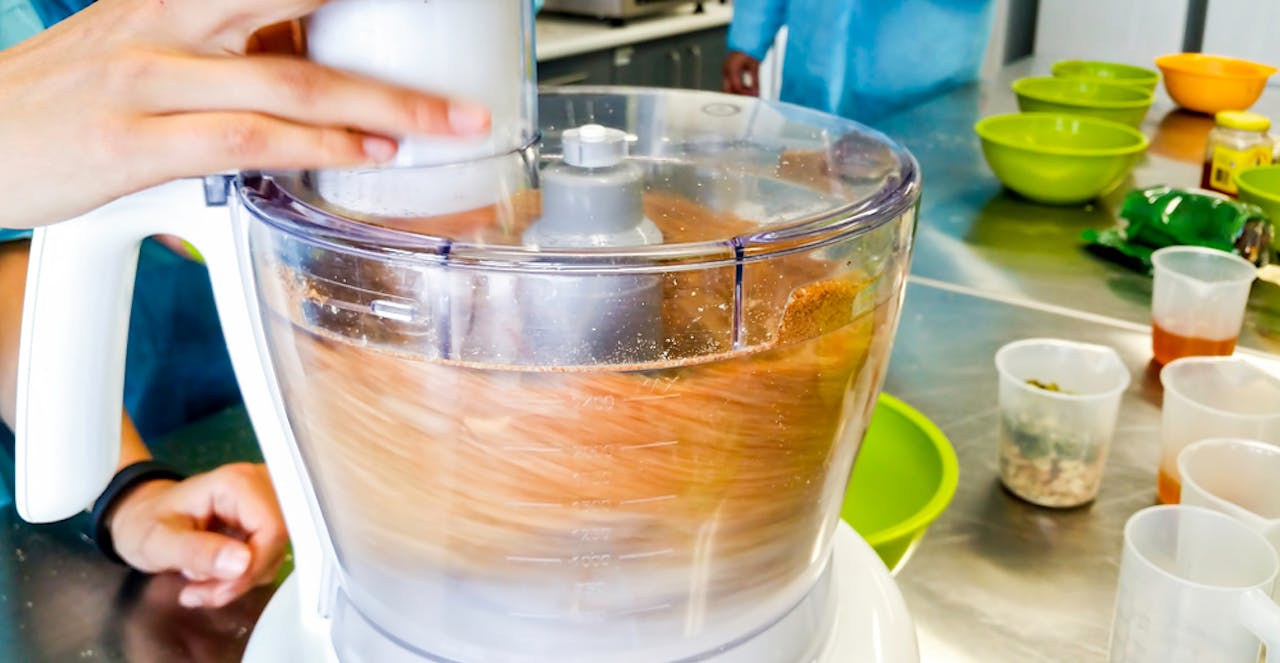 Apa Bedanya Chopper dan Food Processor?