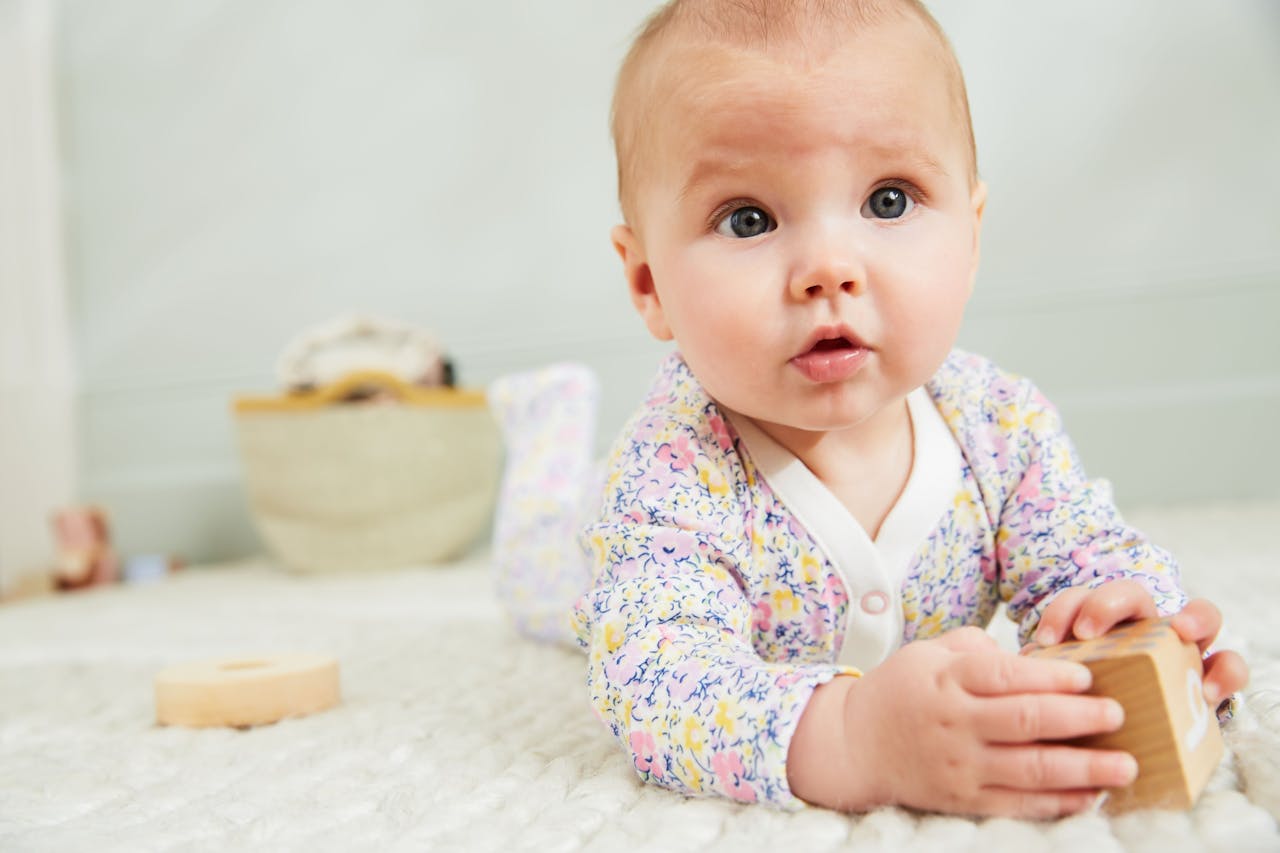 5 Rekomendasi Merek Perlengkapan Bayi Terbaik untuk Buah Hati